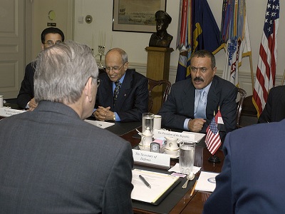 Ali Abdallah Saleh meet with Secretary of Defense Donald Rumsfeld at the Pentagon, June 2004. (Helene C. Stikkel/Wikimedia Commons)