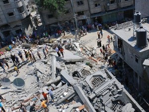 Al-Qassam mosque of Nuseirat refugee camp in Gaza, destroyed in Israeli strikes. (Ahmed Al-Tawil)